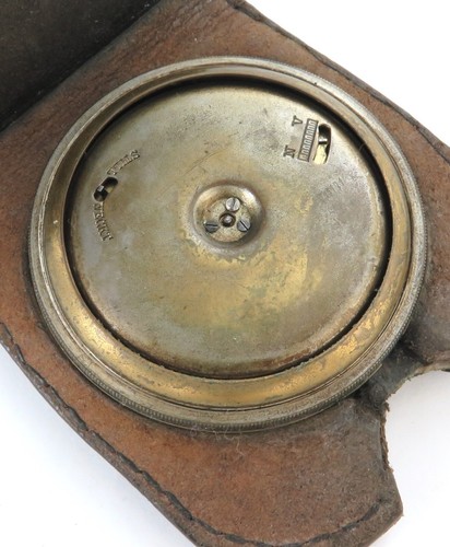 Early 1900s Travel Clock in Protective Leather Case. - Picture 8 of 9