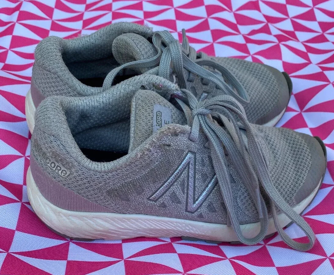 Scarpe da tennis New Balance Fuel da bambina argento scintillante taglia 13