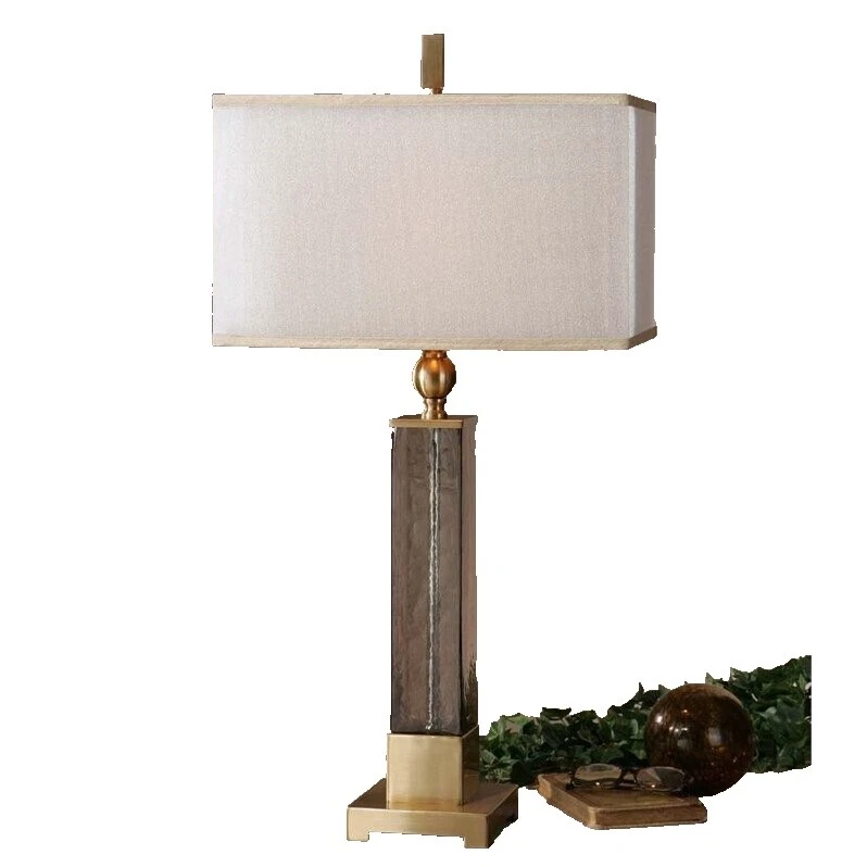 Lámparas tradicionales de vidrio Uttermost