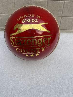 Slazenger County 5 1/2 Unzen handgenähte Leder Cricketbälle Packung 6