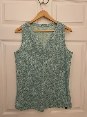 LLBean Womens M Green Sleeveless Summer Top Soft Excellent Condition 