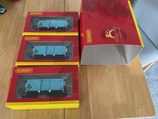 Hornby 00 gauge pack of 3 , 12 ton fish vans br blue , brand new in box