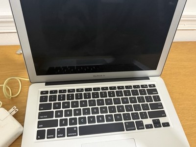 Apple Early 2015 MacBook Air 13.3'' Core i5-5250U HD600 4GB RAM 120GB SSD Grade A