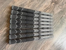 Genuine Golf Pride MCC Plus 4 Midsize Grey 60R Round Pulled Grips Set of 8