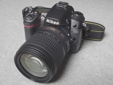 Nikon D7000 Camera Kit with 18-105mm Lens, 8GB SD Cards, Sensor Cleaned Used