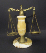 Dekorative Alabaster Waage (ohne Funktion) aus &Auml;gypten, H&ouml;he: 22 cm
