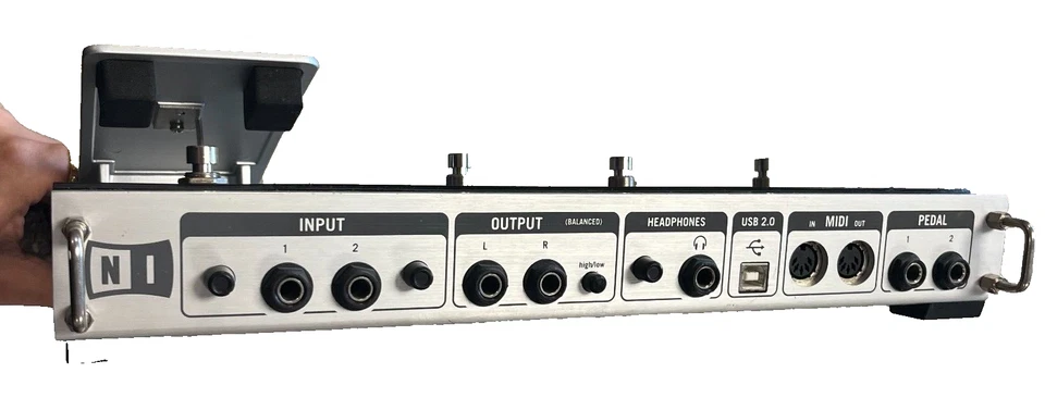 Native Instruments Rig Kontrol 2 USB Guitar Rig Foot Controller Silver - Image 3 of 3