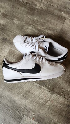 Nike Size 9.5 CORTEZ 1972 Basic White Black Classic Casual Leather 819719-100