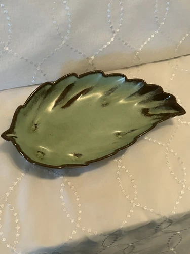 Frankoma Leaf Shaped Dish #226 Prairie Green -12” X 6 1/2” -Excellent Condition
