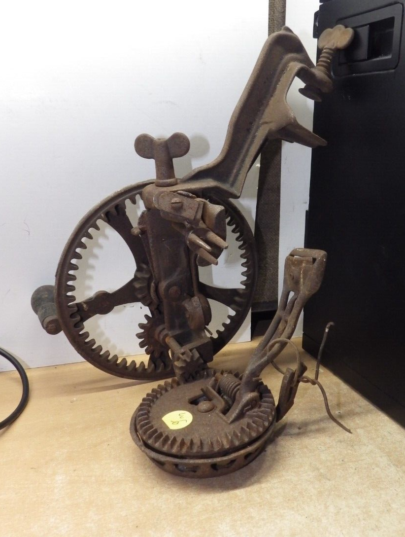 ANTIQUE APPLE PEELER Reading Hardware Co. ‘78 CAST IRON KITCHEN TOOL 1