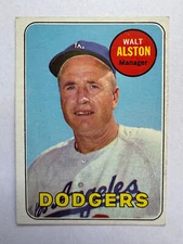 1969 Topps #24 HOFer Walt Alston Los Angeles Dodgers MGR