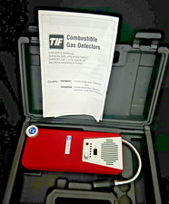 TIF 8800a Combustible Gas Detector with Case & Manual NO CHARGER SHIPS FREE