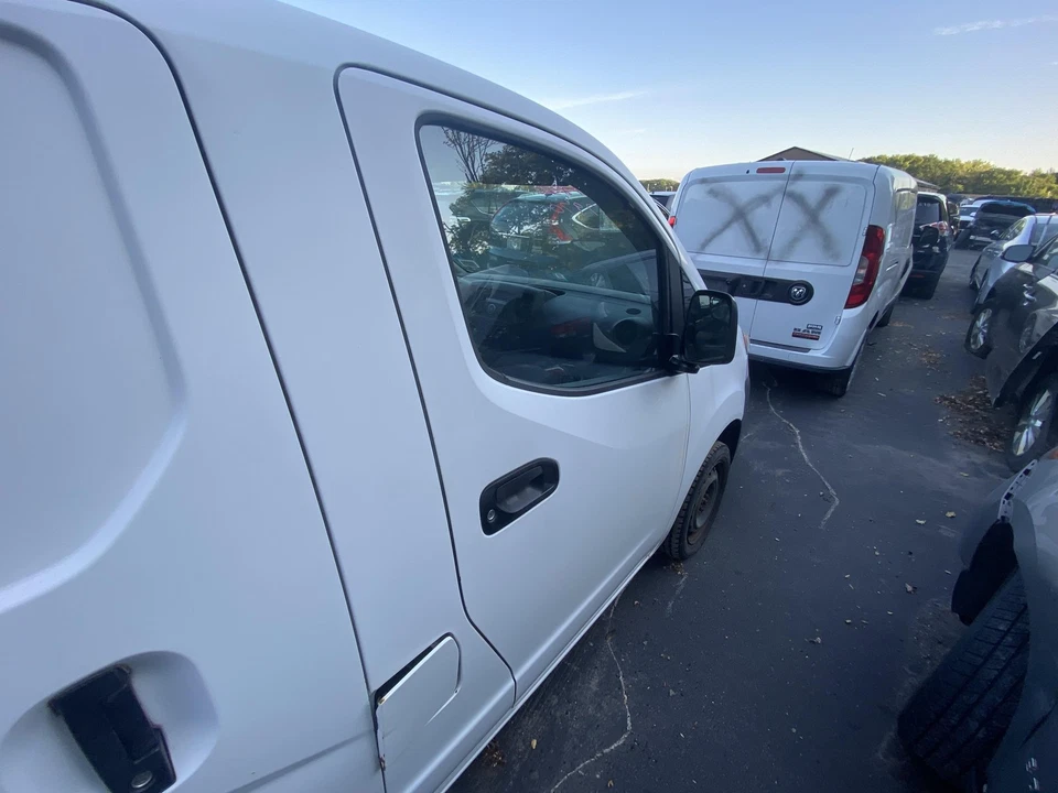 Used Front Right Door Assembly Front fits: 2015 Nissan Nv200 Cargo van electric Foto 2 de 4
