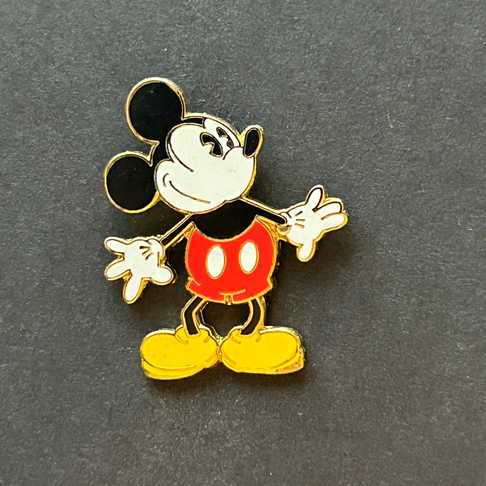 Classic Pie Eyed - Mickey Mouse Disney Pin 967