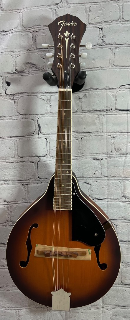Fender Paramount PM-180E Акустическая электрическая мандолина с сумкой Aged Cognac Burst 48090₽