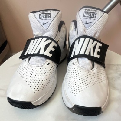 Nike Team Hustle D8 Boys' Basketball Sneakers White Black US Size 4Y