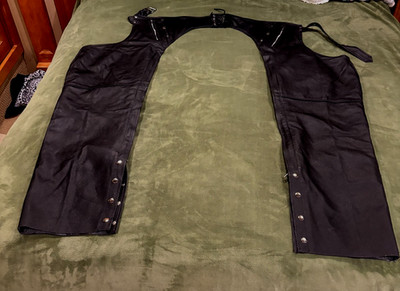 Men's Leather 2XL Motorcycle Chaps in very good condition