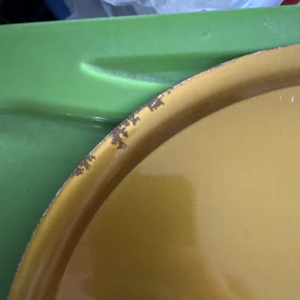 Letrero de botón Coca-Cola amarillo oficina en casa Atlanta 1999 publicidad vintage de Coca-Cola Foto 4 de 4