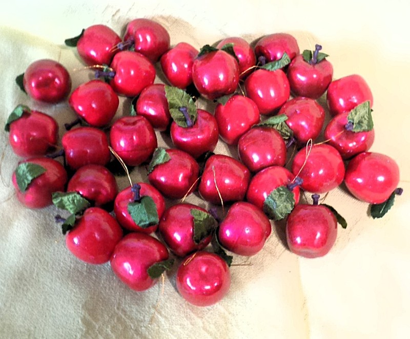 Vintage Lot of 35 Lacquered Shiny Apple Christmas Ornaments pre-owned