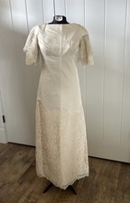Vintage Elegant 1960  s Ivory Satin And Lace Wedding Dress