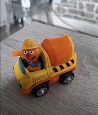Sesame Street Matchbox Die Cast Ernie Cerment Mixer 1.64 Scale Vintage 2001 Rare