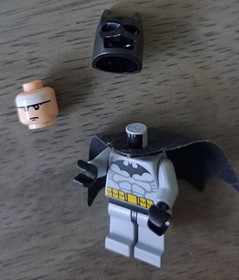 LEGO BATMAN 7780 The Batboat: Hunt for Killer Croc, 100% Complete  except NO BOX