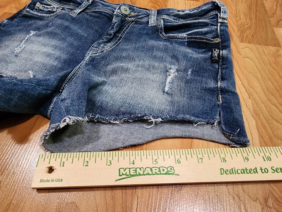 Pantalones Cortos Jean Plateados Berkley Talla 28 X 4 Medidas En Fotos Desgastados Corte Foto 4 de 4