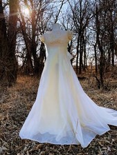 Vintage 1950s Off White Lace Wedding Gown M