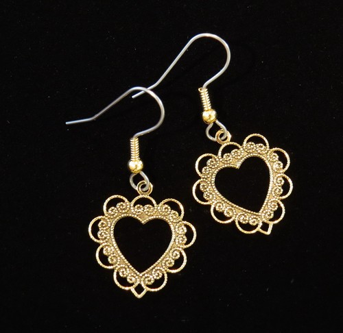 Herz zarte Details Ohrringe 24 Karat Gold Platte Valentinstag Liebe Romantik Spitze - Bild 1 von 12