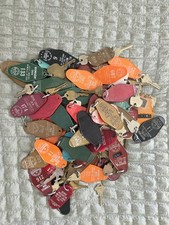 Lot de plus de 150 clés de chambre d'hôtel et motel vintage