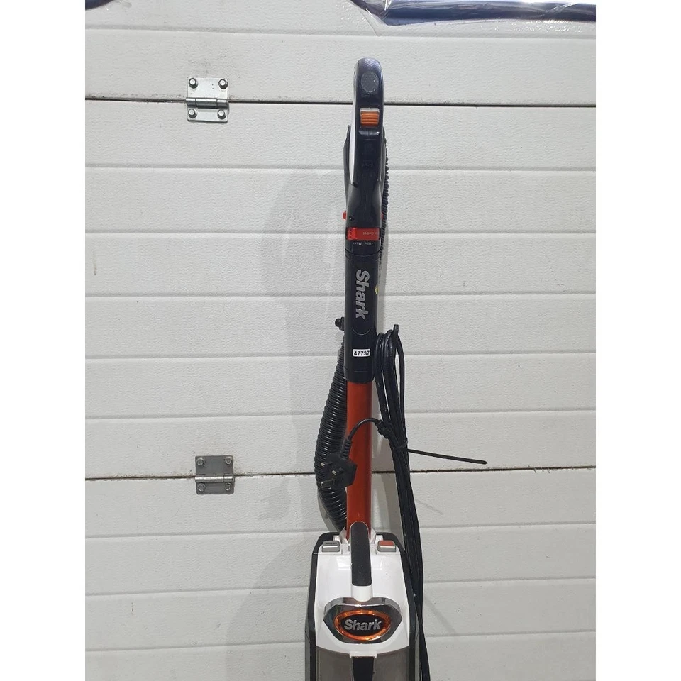Shark NZ801UK 40 Anti Hair Wrap Upright Vacuum Cleaner White Corded 750W Bagless - Image 3 of 4