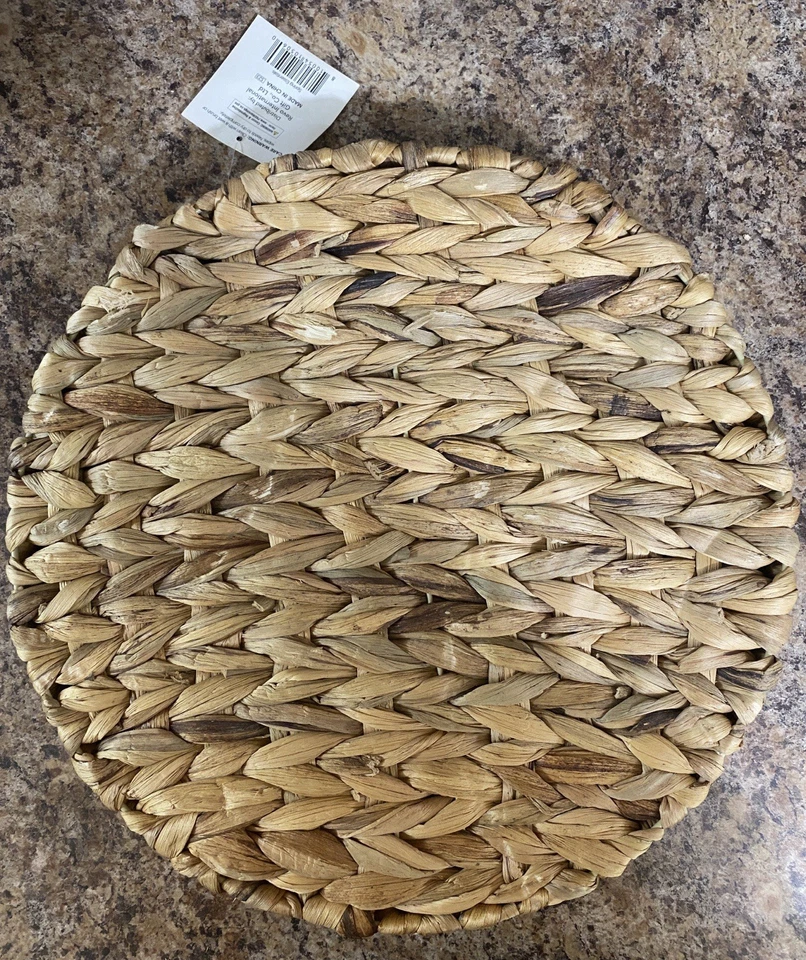 14" Straw/Wicker Service Tray New with Tags Home Decor Bathroom Organizer - Image 2 of 4