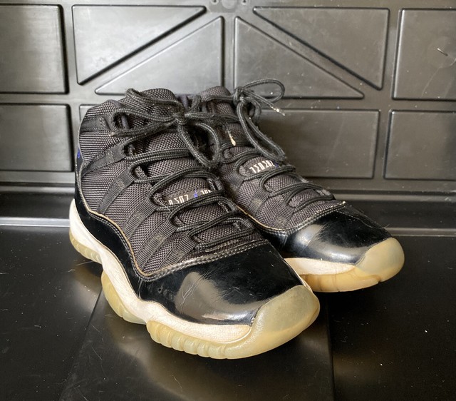 jordan 11 space jam size 4.5
