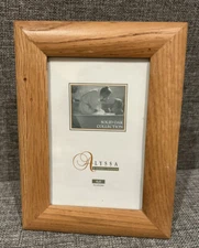 Alyssa Solid Oak 4x6 Photo Frame