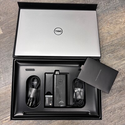 Dell XPS 9720 17 CORE i9 4K Touchscreen 12th Gen i9, 64GB DDR5 1TB SSD RTX 3060