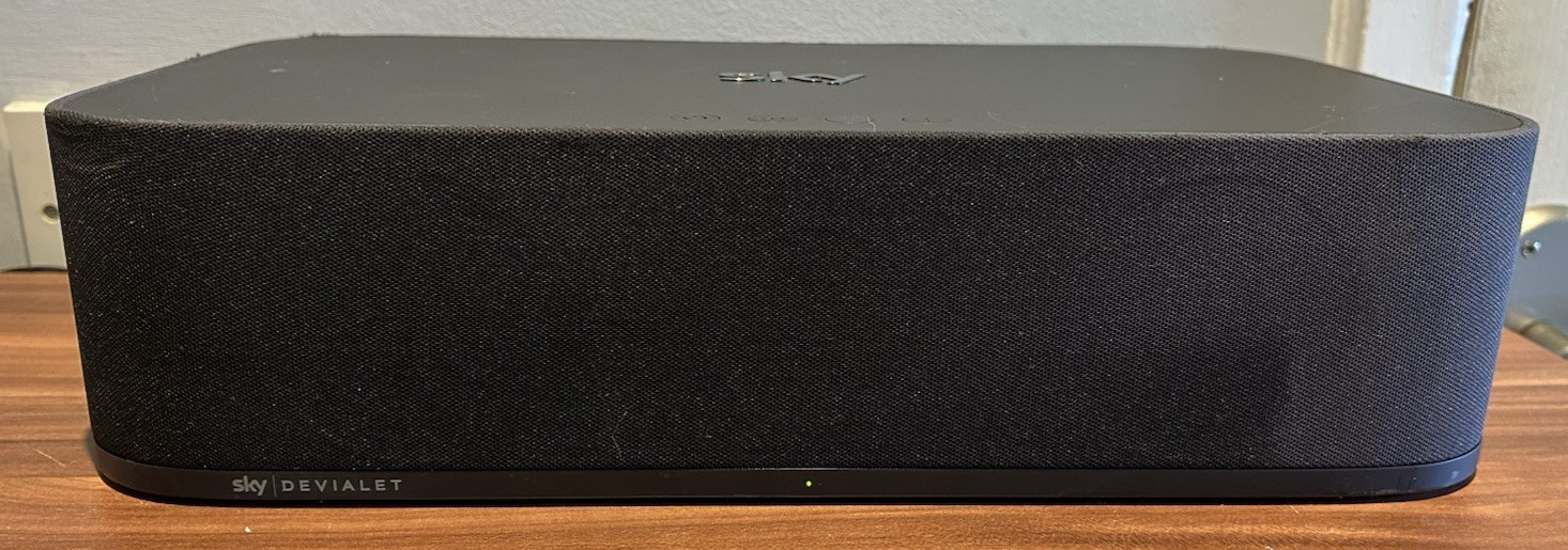 Altavoz caja de sonido digital Sky x Devialet SB100 negro probado funcionando sin control remoto