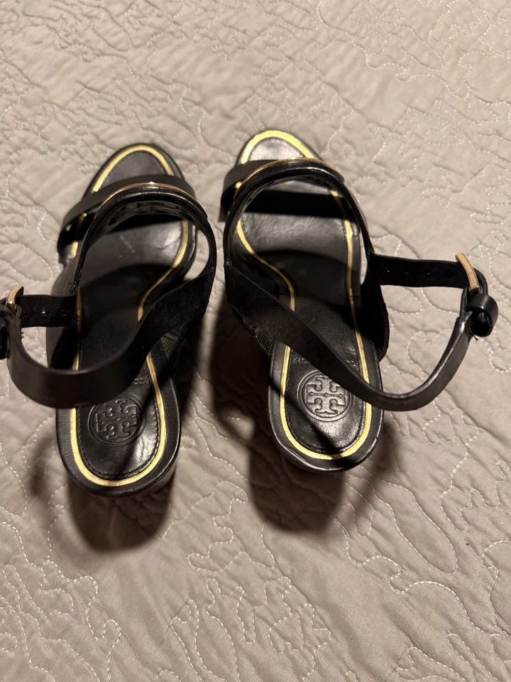 Sandalias Tory Burch, talla 7, disponibles para la venta. Estado usado Foto 3 de 4