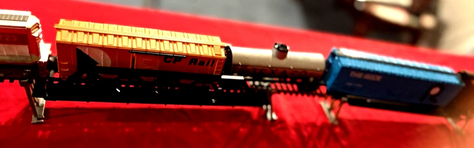 Ho Scale Silver Streak W/ dummy  5  Cars Power Power Track rerailer 36x54 Brass - Image 4 of 4