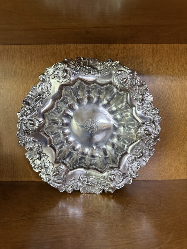 11” POLISHED Homan Silver Plate Floral Repousse Center Bowl Made Before 1915