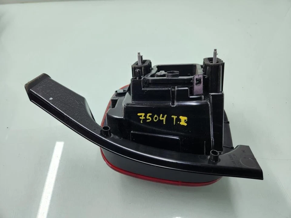 265558514R Piloto Trasero Izquierdo para DACIA  2022 181643 - Imagen 3 de 4