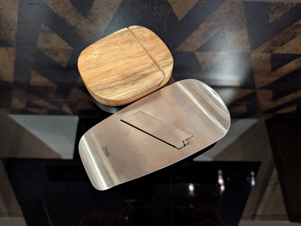 Gourmet-Hobel Tufo Ad Hoc Trüffelreibe Käsereibe mit Akazienholz Ständer Neuw. - Bild 2 von 4