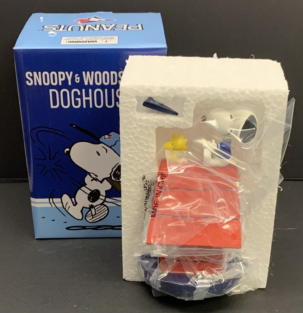 Toronto Blue Jays Snoopy & Woodstock Doghouse Bobblehead 1500