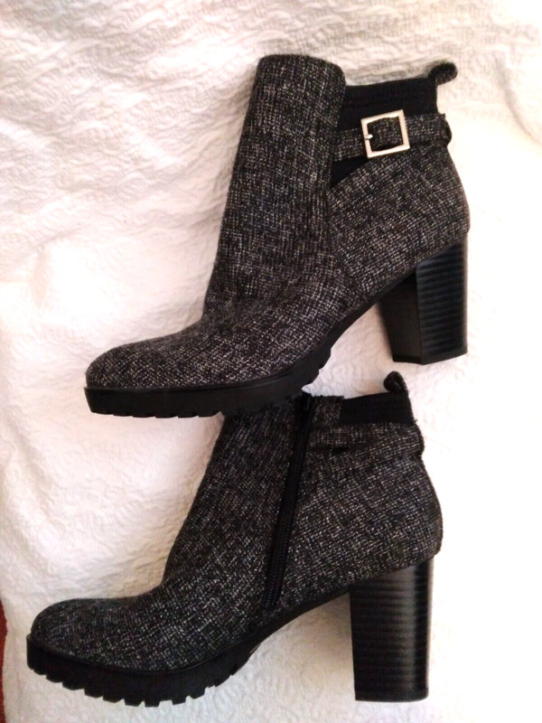 NEW! WOMANS BLACK TWEED BOOTIES SIZE 7M KELLY & KATIE NON SLIP TREAD VERY CUTE