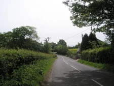 Photo 6x4 Looking back towards Hurst Cottages Hawkley/SU7429  c2009