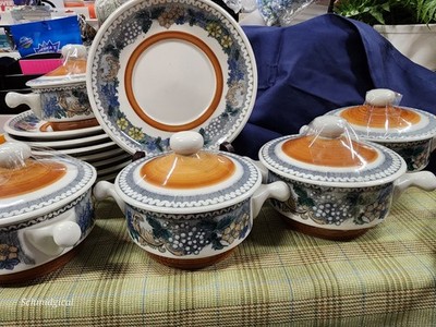 Goebel W. Germany Burgund Oeslauer Manufaktur Set of 5 Soup Bowls w Lids Saucers