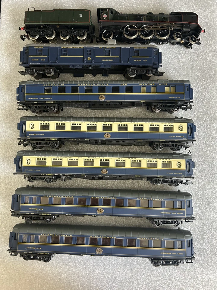 Juego de vagones de pasajeros escala HO Jouef (6) y locomotora 4-6-2 coches Foto 2 de 4