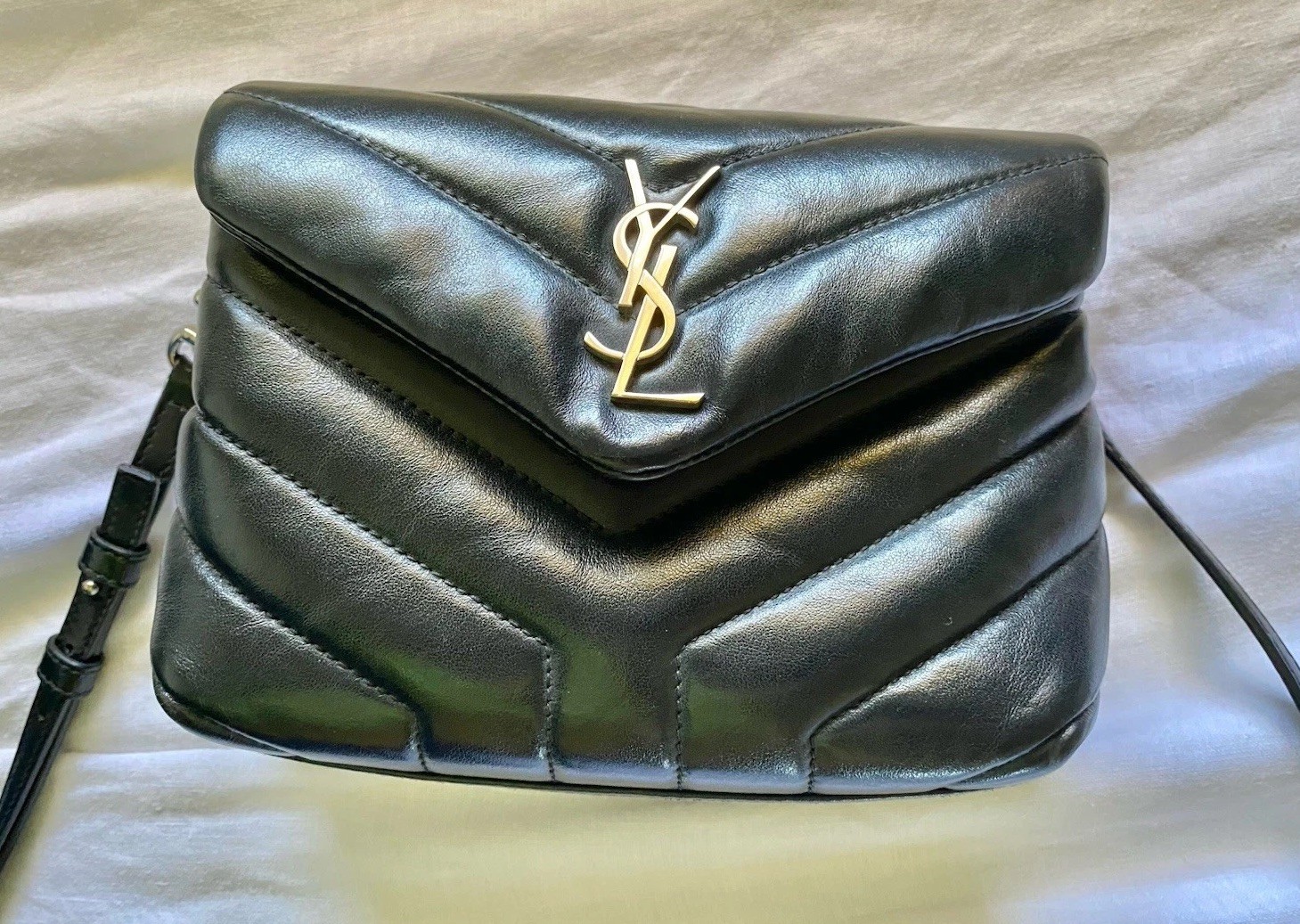 Borsa giocattolo Saint Laurent YSL Loulou in pelle nera e ferramenta argento