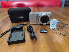 Olympus Stylus 7010 12mp Silver Digital Camera/2x Battery/Charger/Case/Mem Card