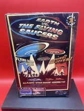 SEALED Atlantis AMC-1005 Earth VS The Flying Saucers Attack Saucer Plastic Kit