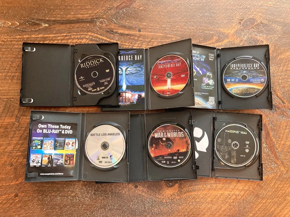 Riddick Trilogy Independence Day War Worlds Pacific Rim 5 DVD Alien Lot Bundle - Image 3 of 4